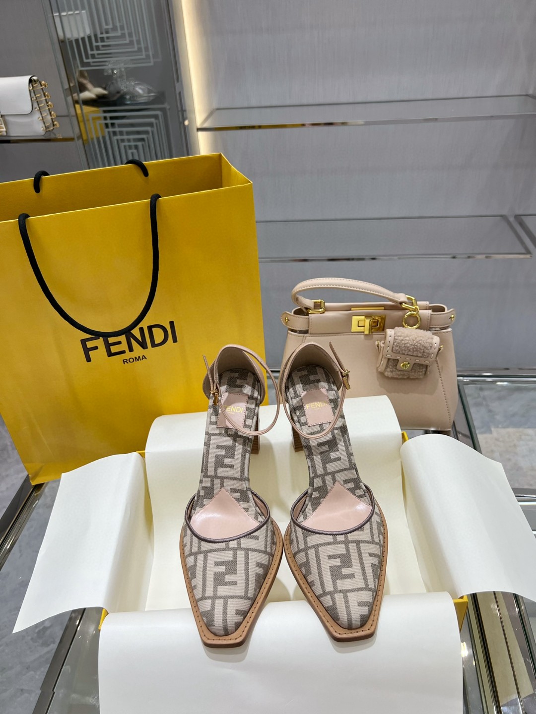F**di Heels