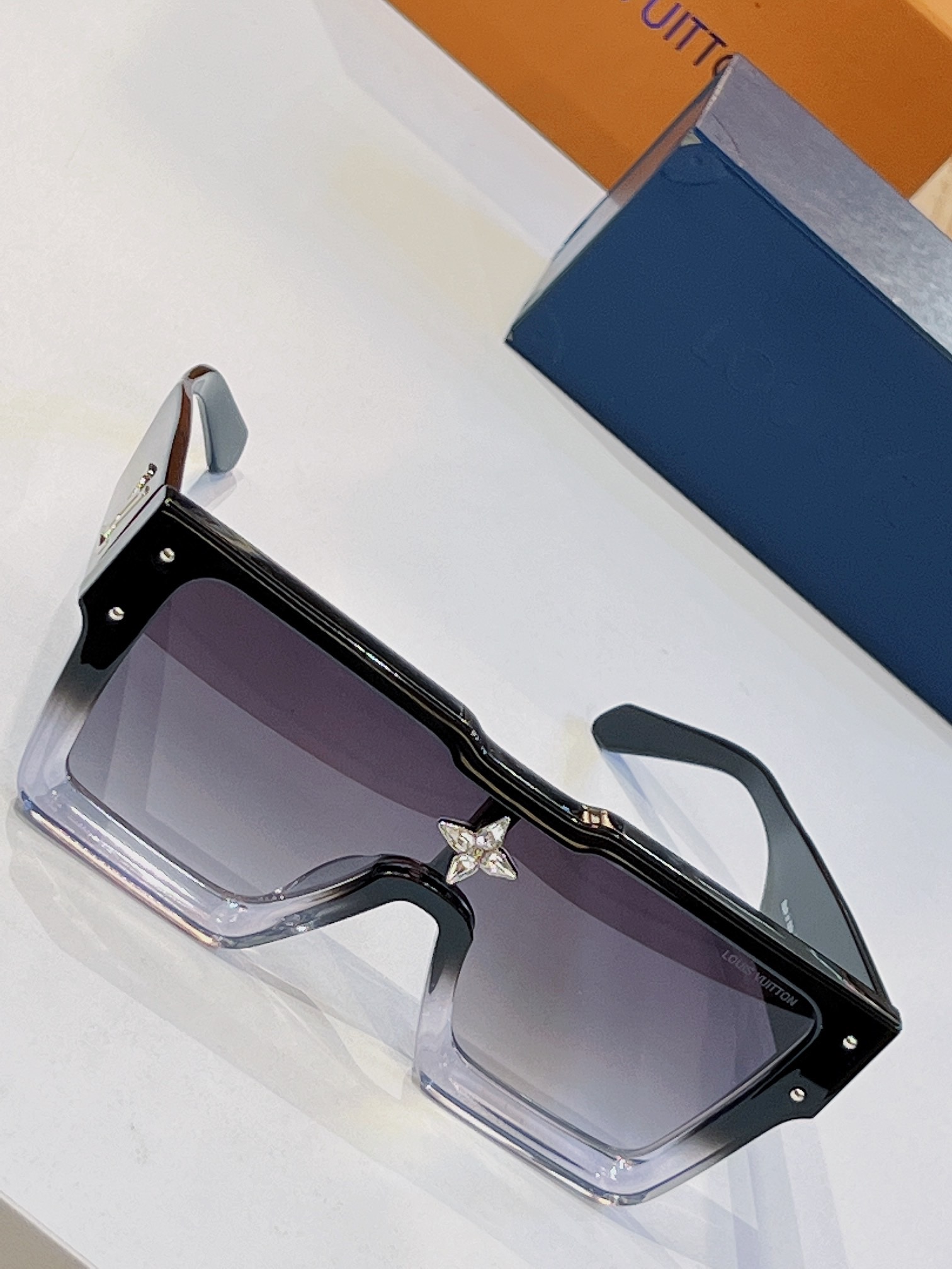 L0vis Vvtt0n Sunglasses