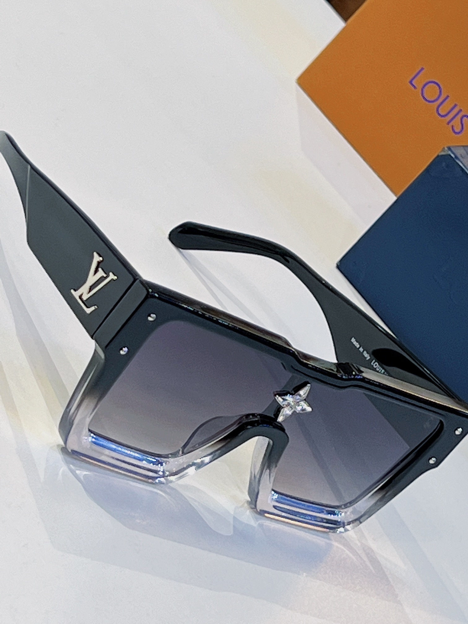 L0vis Vvtt0n Sunglasses