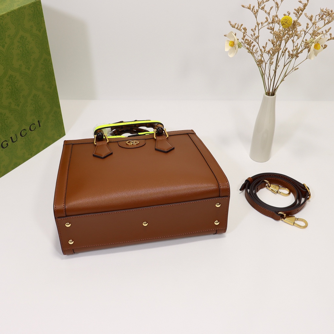 Gvc*1 Diana Top Small HandBags 27cm Brown
