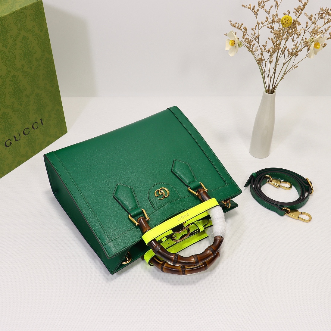 Gvc*1 Diana Top Small HandBags 27cm Green
