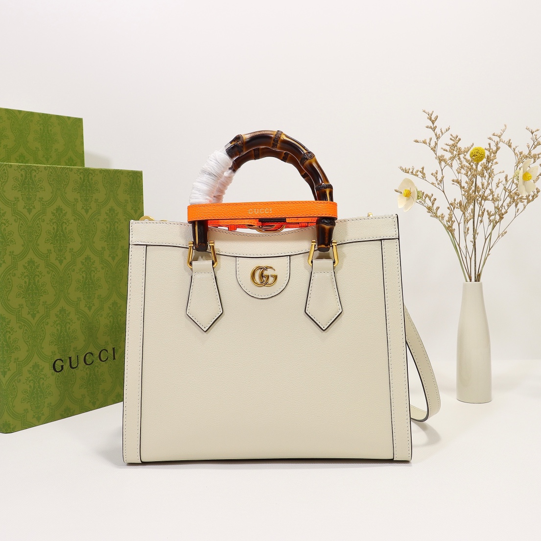 Gvc*1 Diana Top Small HandBags 27cm White