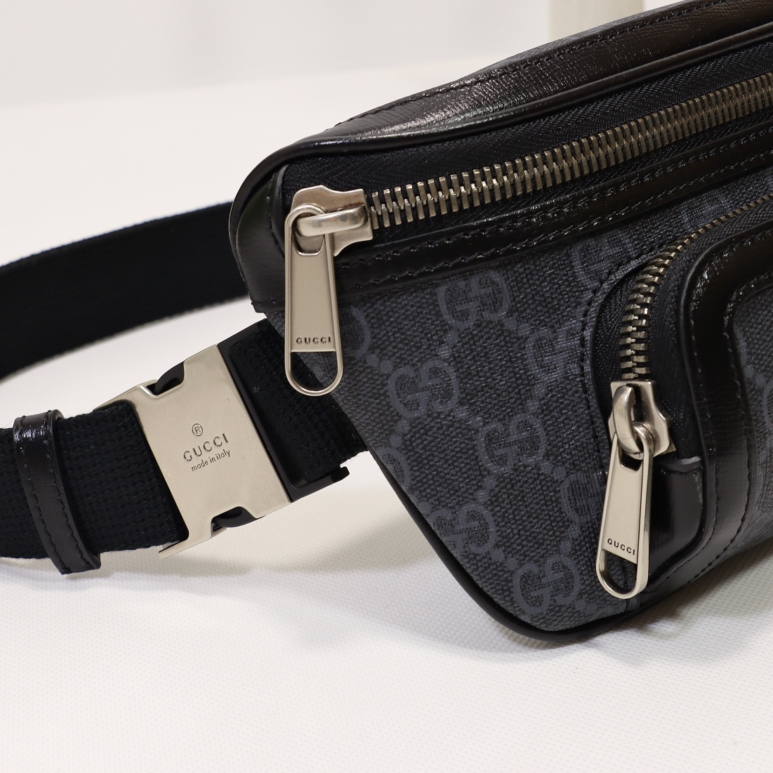 Gvc*1 GG Svp*me Belt Bag Black