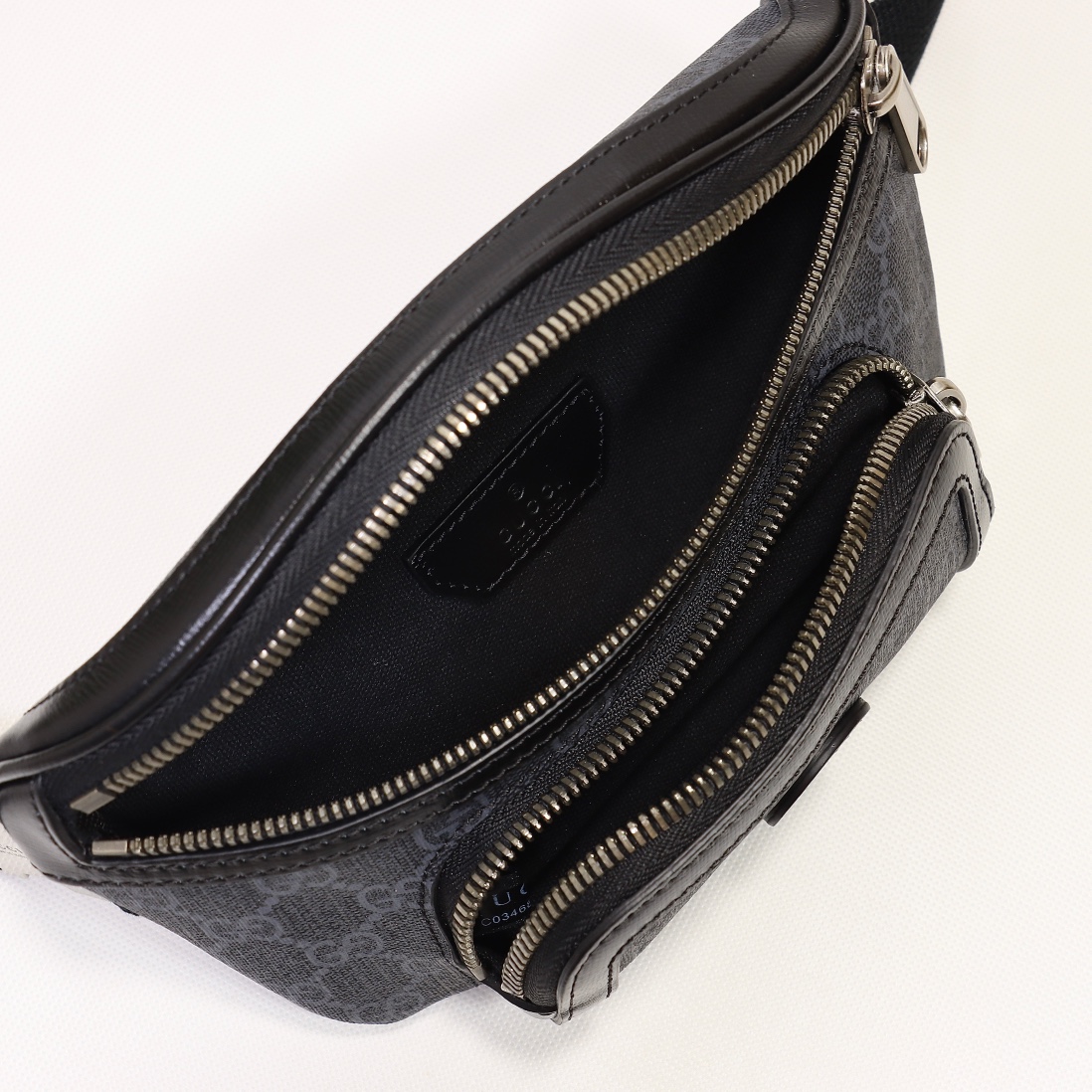 Gvc*1 GG Svp*me Belt Bag Black