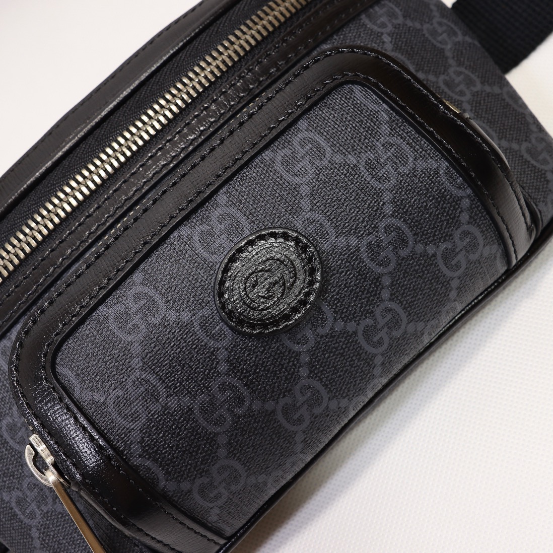 Gvc*1 GG Svp*me Belt Bag Black