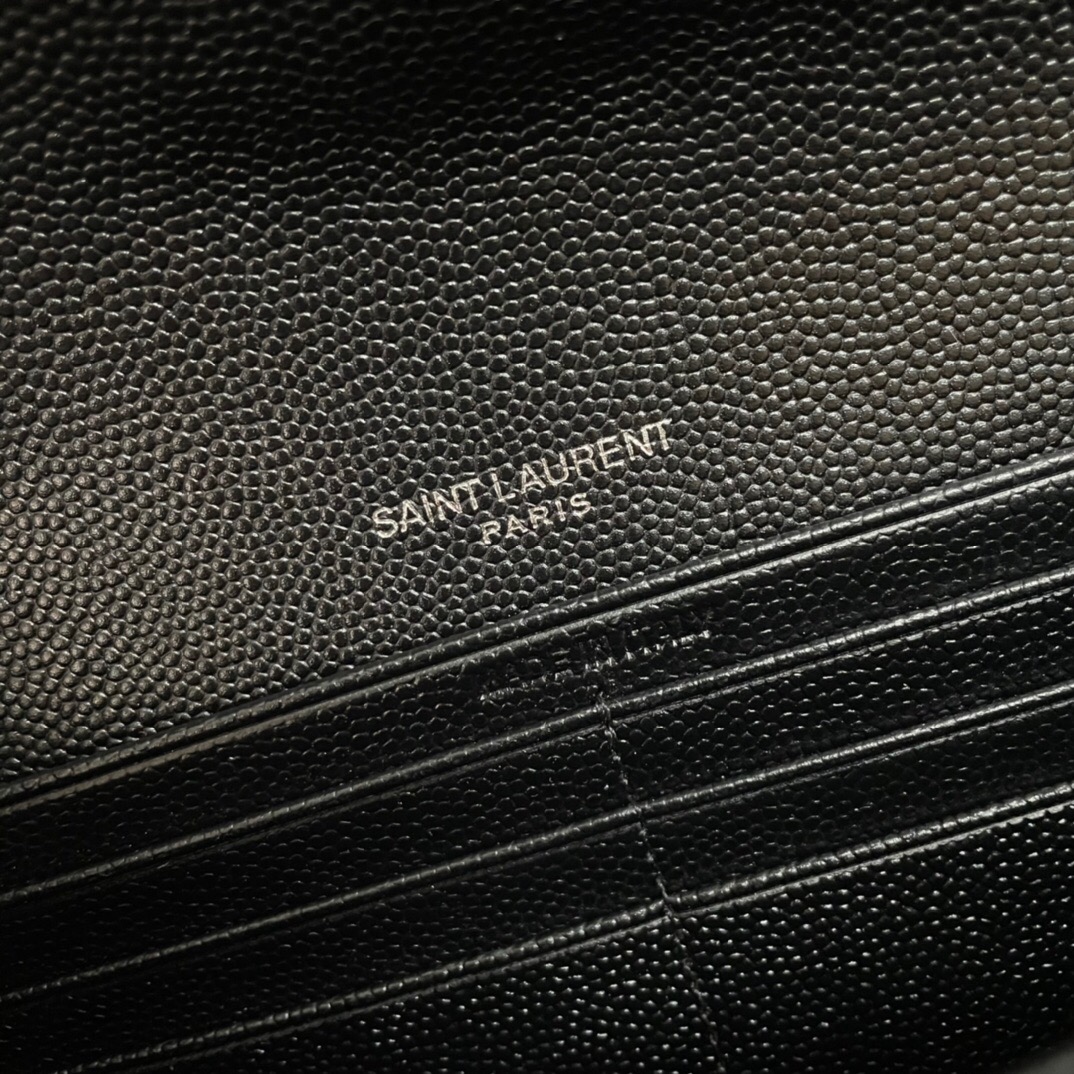 Y51 Calfskin With Silver Buckle Wallet In Black