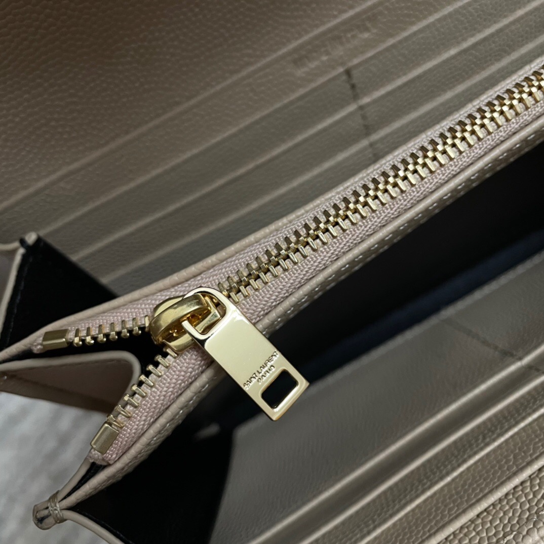 Y51 Calfskin With Gold Buckle Wallet In Beige