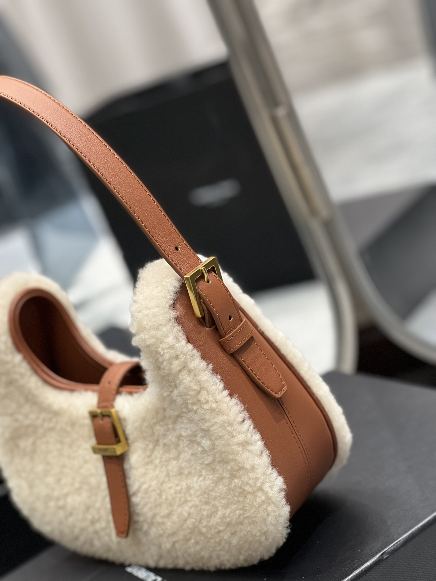 Y51 Handle Bag