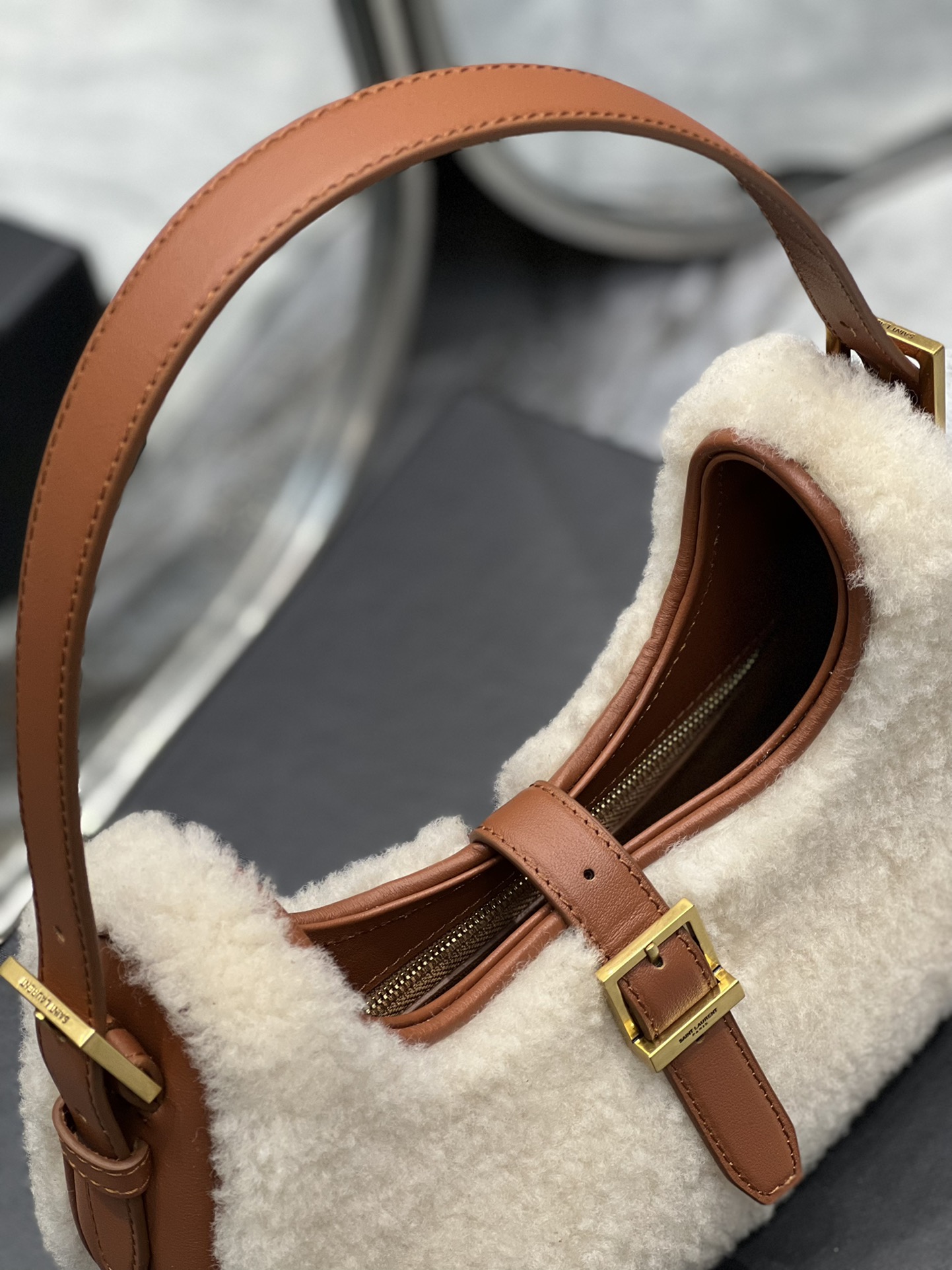 Y51 Handle Bag