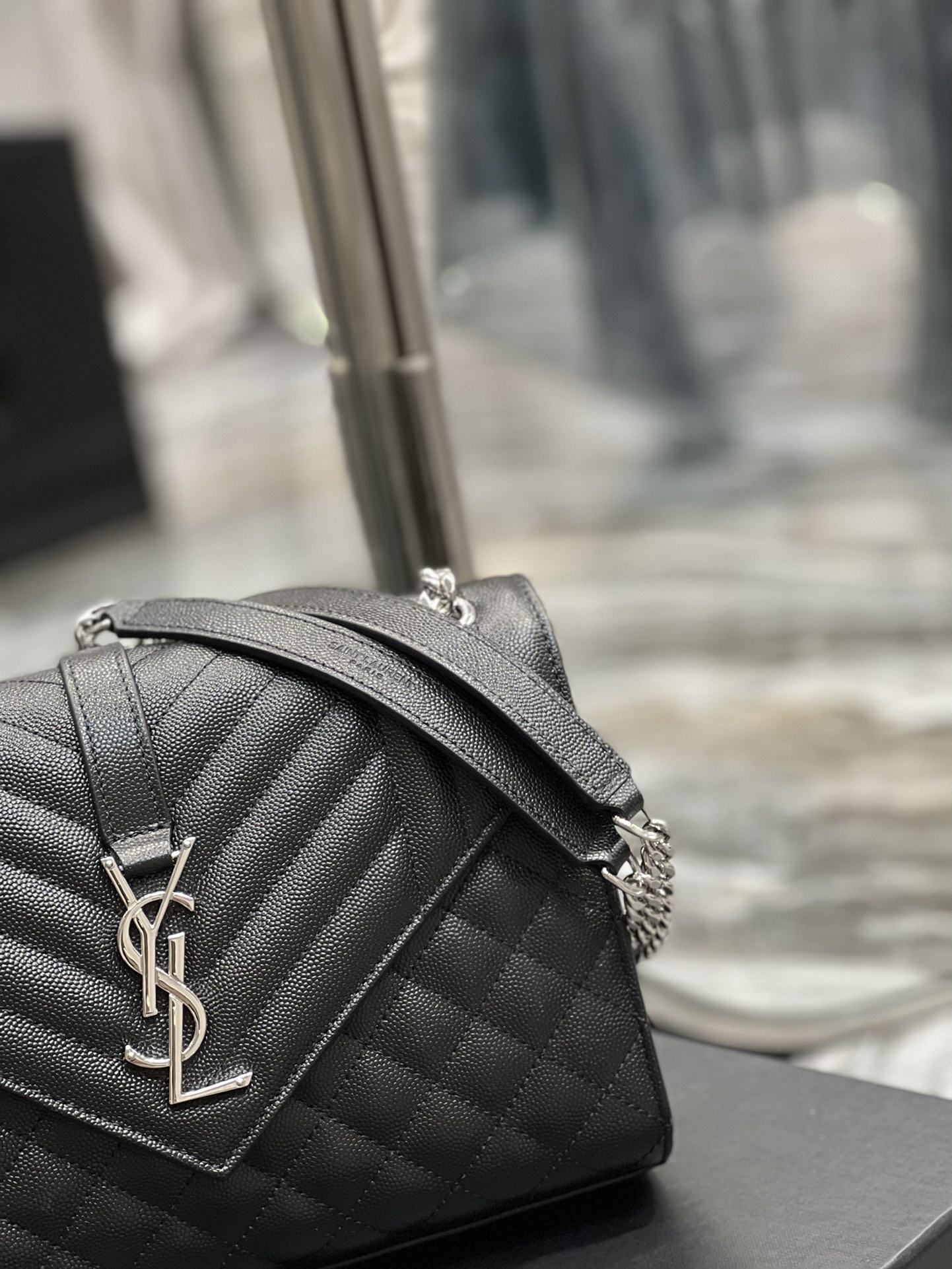 Y51 Medium Envelope Silver in Black