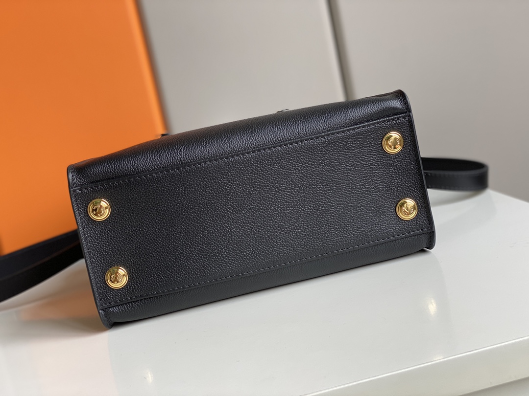 L0vis Vvtt0n On My Side Bag Hand Bag Pm