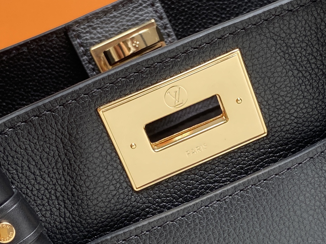 L0vis Vvtt0n On My Side Bag Hand Bag Pm