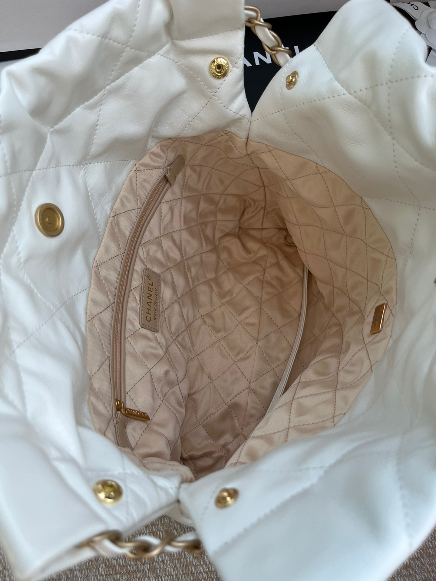 Bagsaaa Ch**el 22 small tote bag White gold hardware