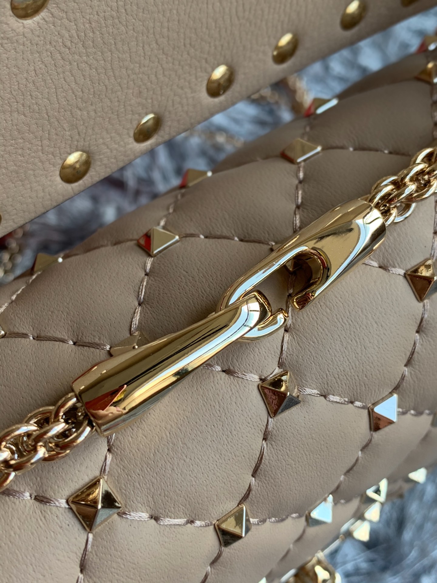 Va1e*ntin0 Handbag 24cm Rude