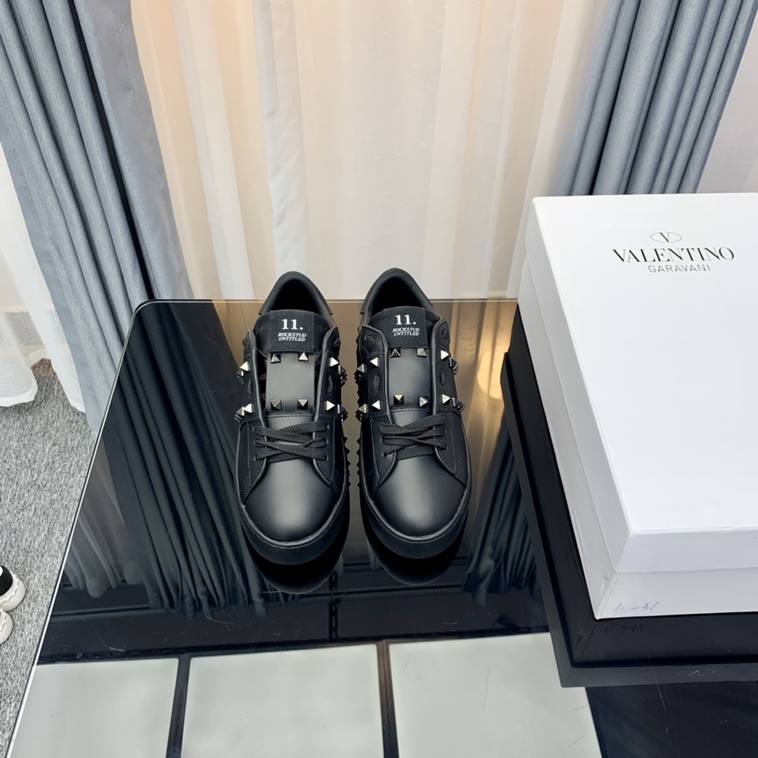 Va1e*ntin0 Sneaker Black