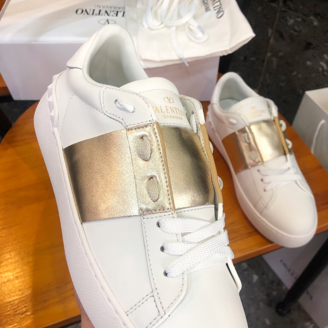 Va1e*ntin0 Sneaker Gold