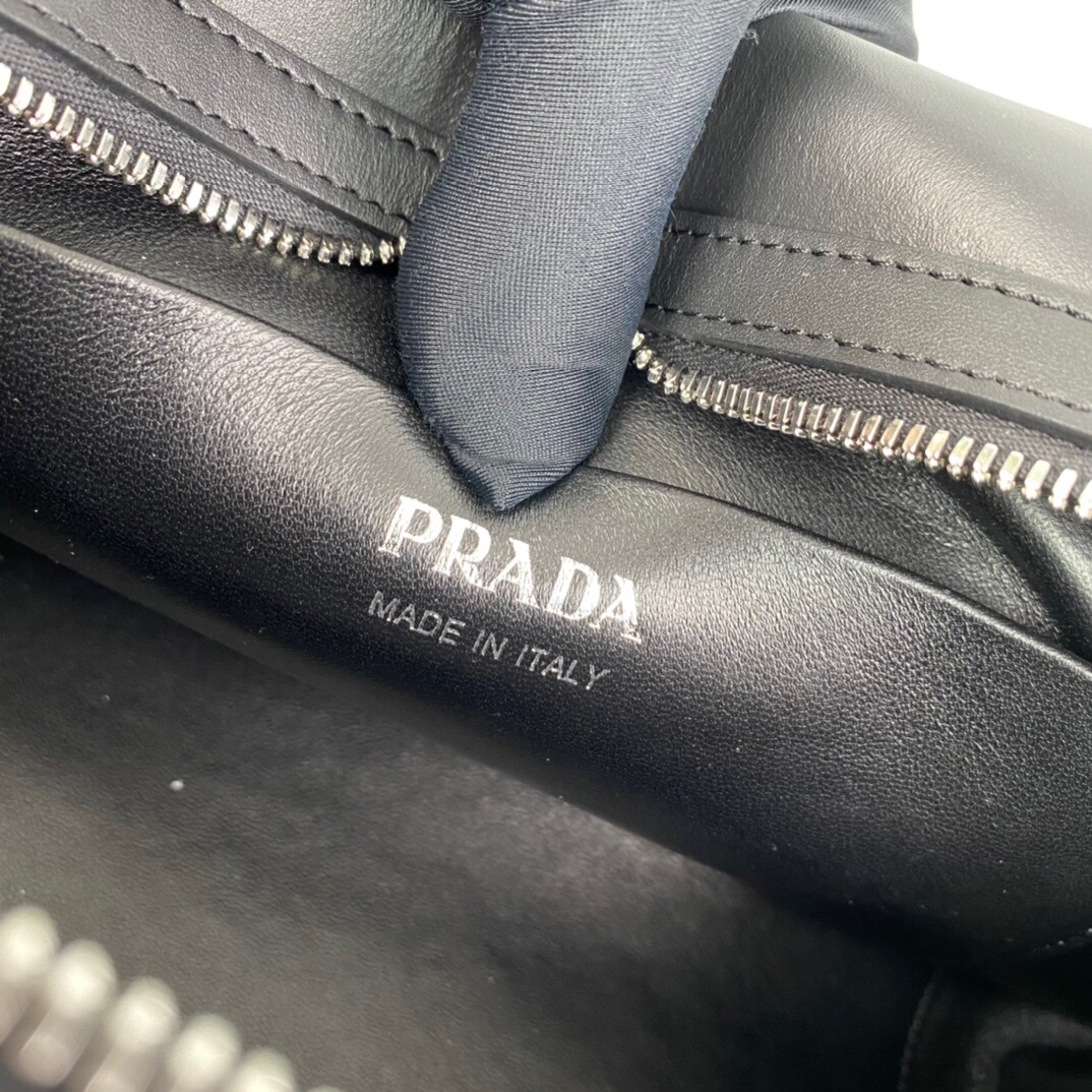 Pra*a Medium S*pernova Handbag
