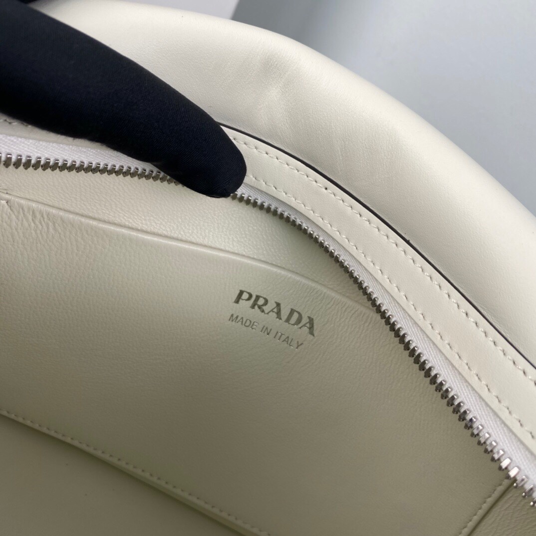 Pra*a Medium S*pernova Handbag White