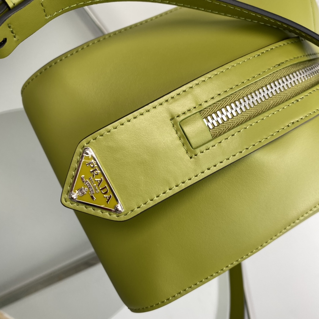 Pra*a Medium S*pernova Handbag Green