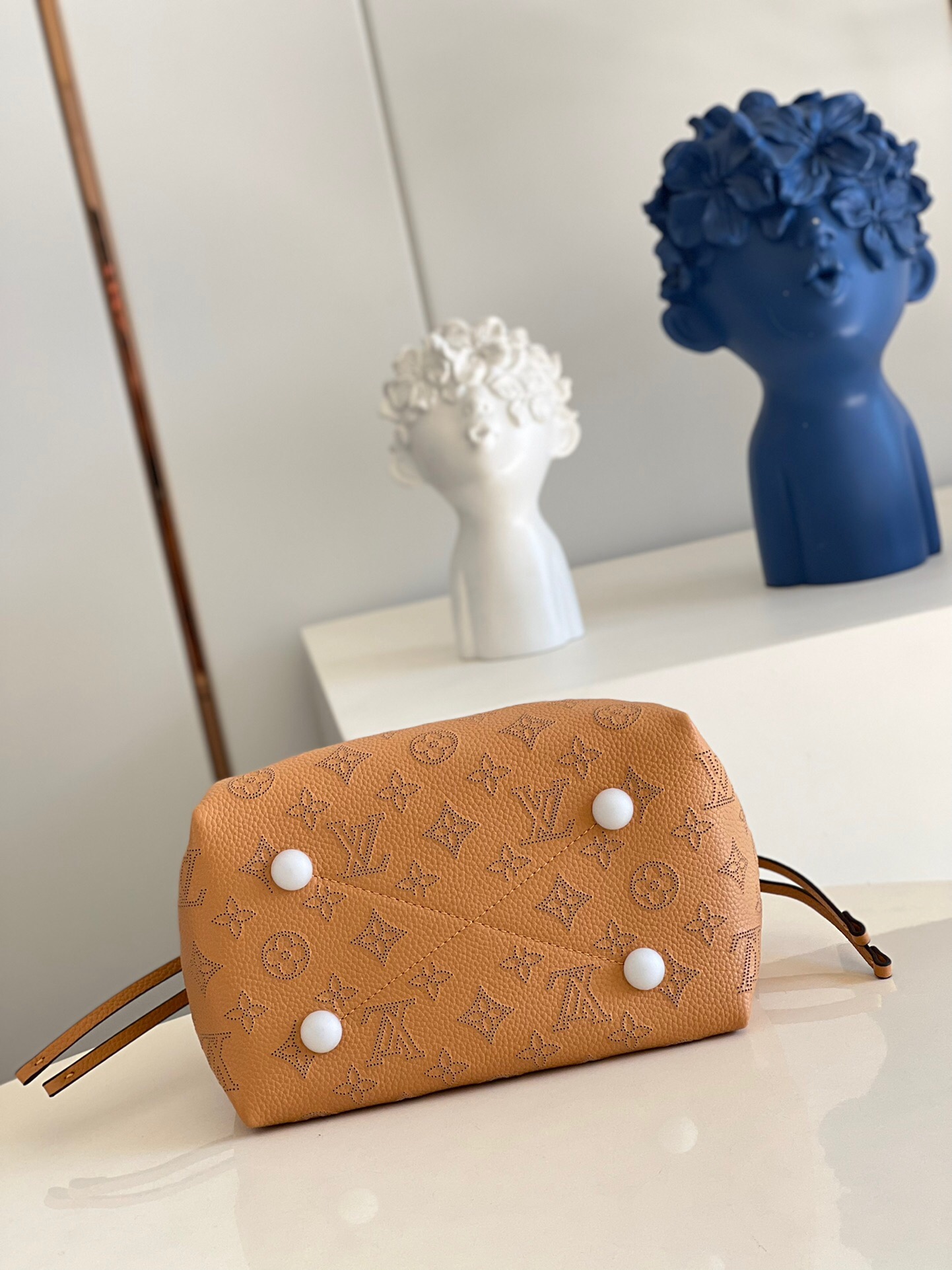L0vis Vvtt0n Bella Bag Brown M57068