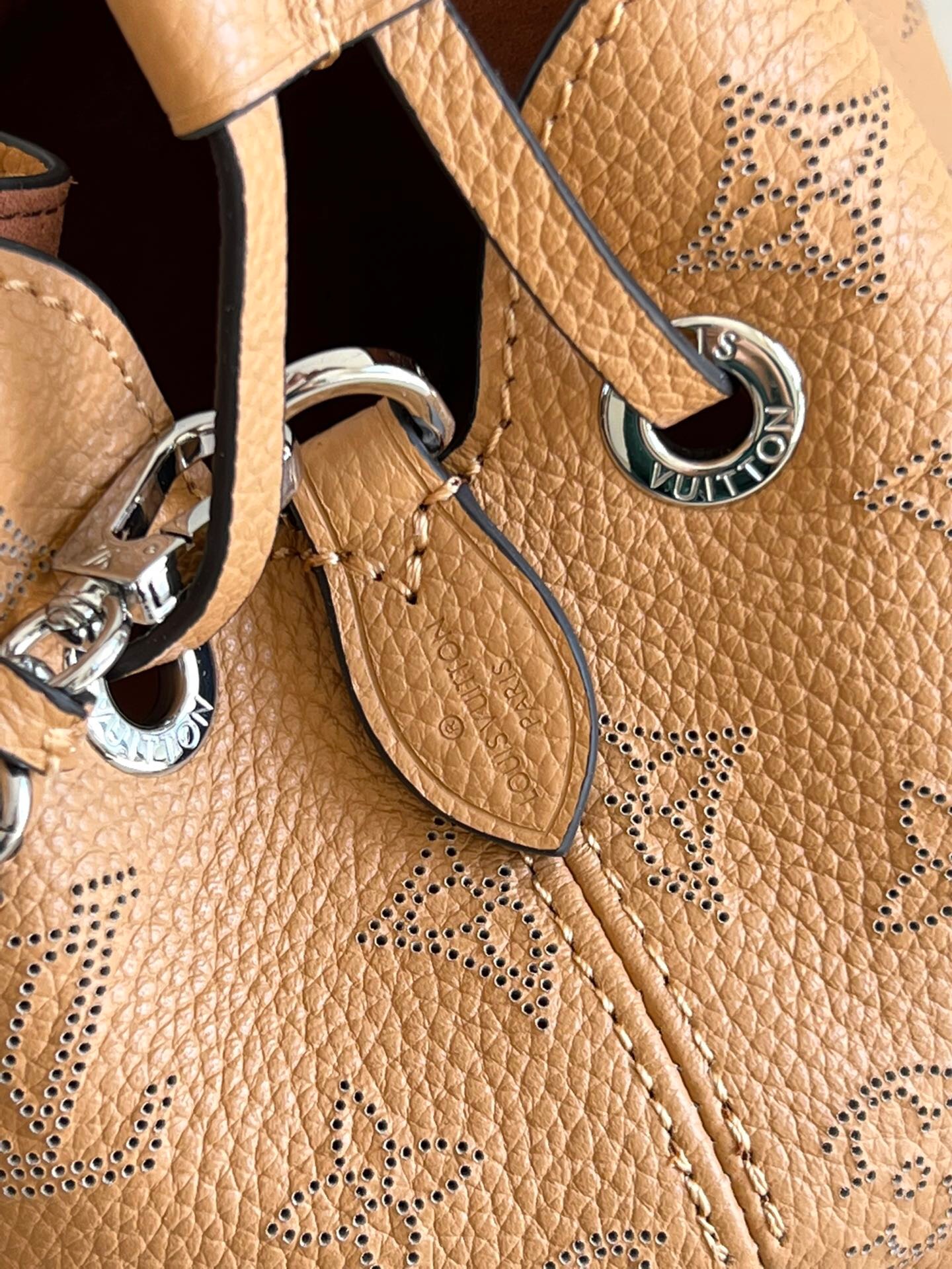 L0vis Vvtt0n Bella Bag Brown M57068