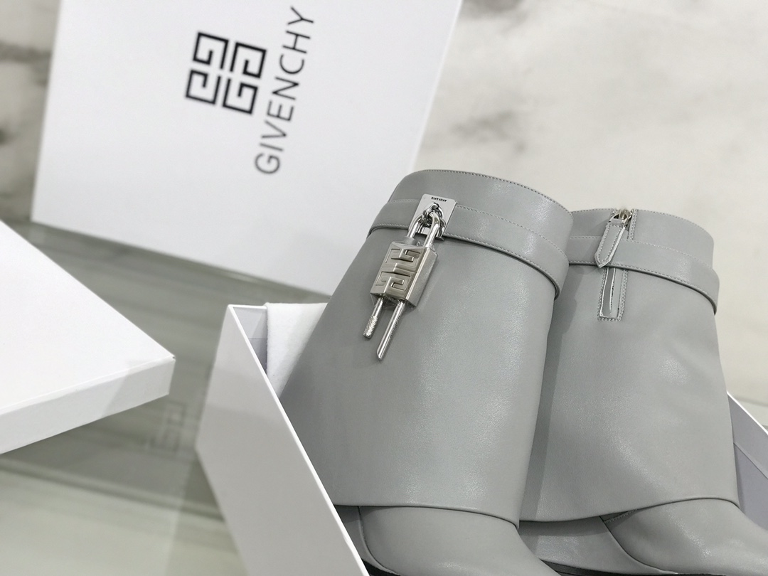 Givenchy Boots Grey