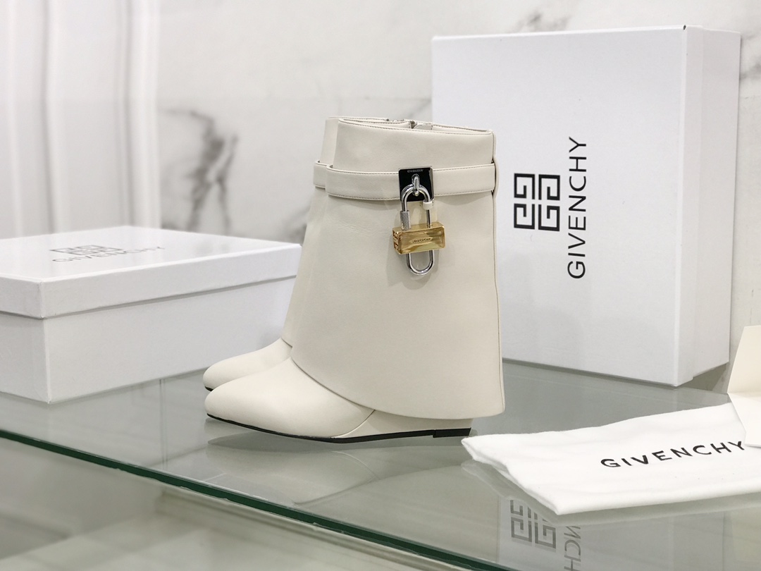 Givenchy Boots White