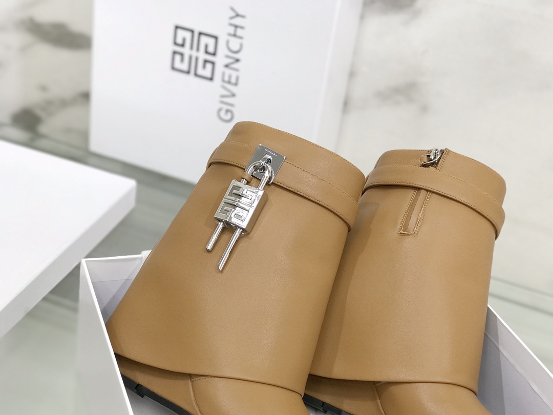 Givenchy Boots Light Brown