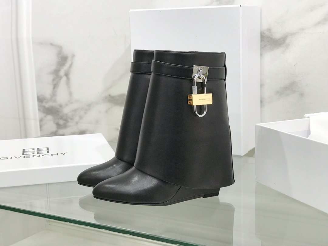 Givenchy Boots Black