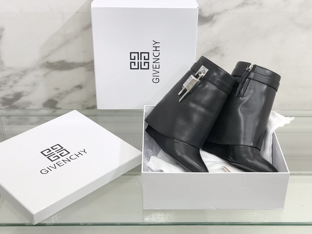 Givenchy Boots Black