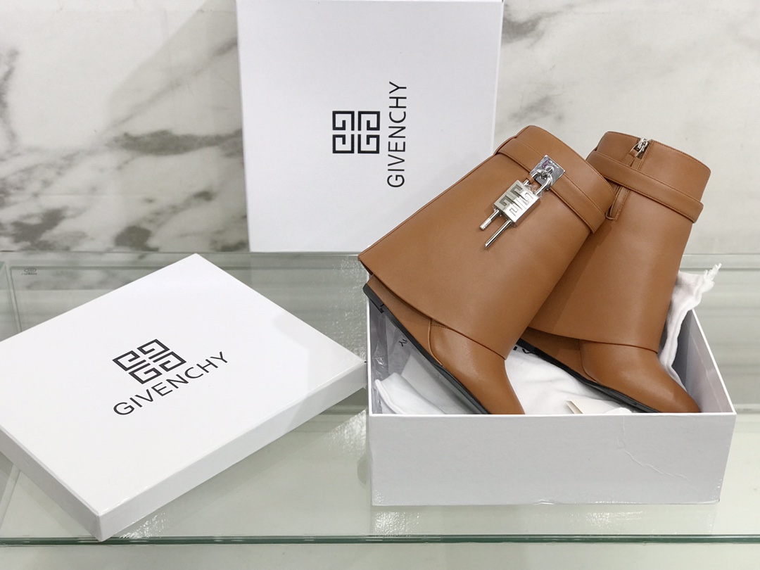 Givenchy Boots Brown