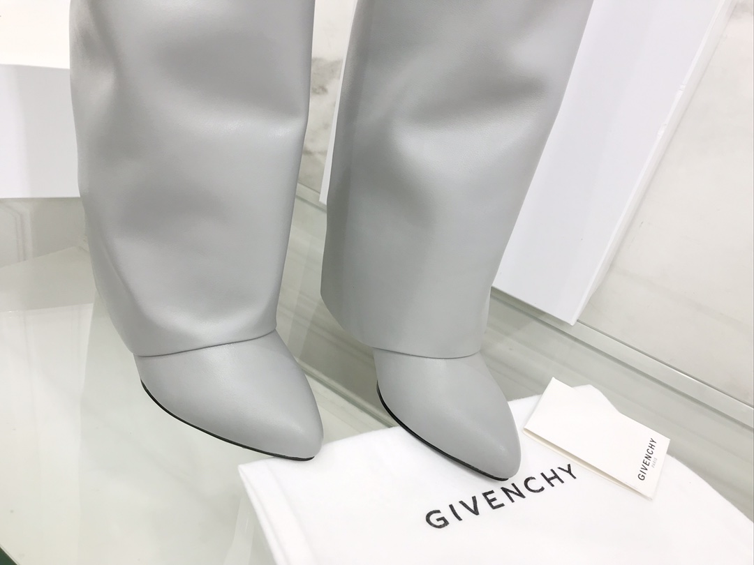 Givenchy Boots Grey 02