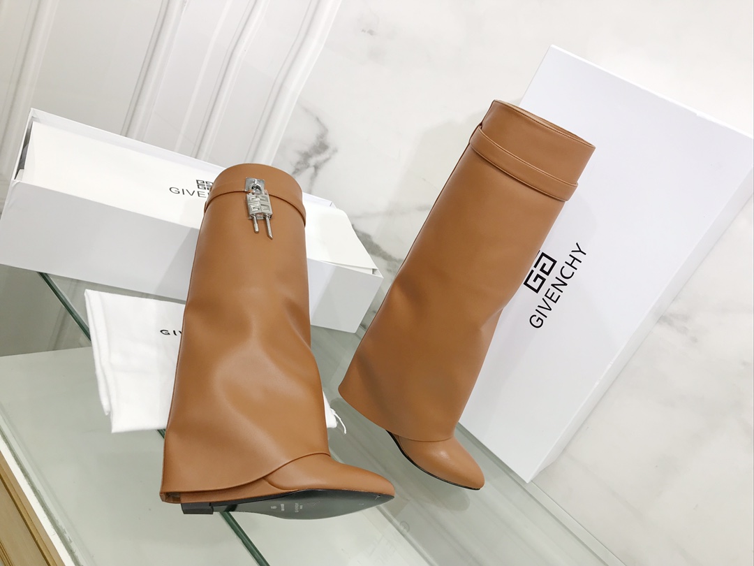 Givenchy Boots Brown 02