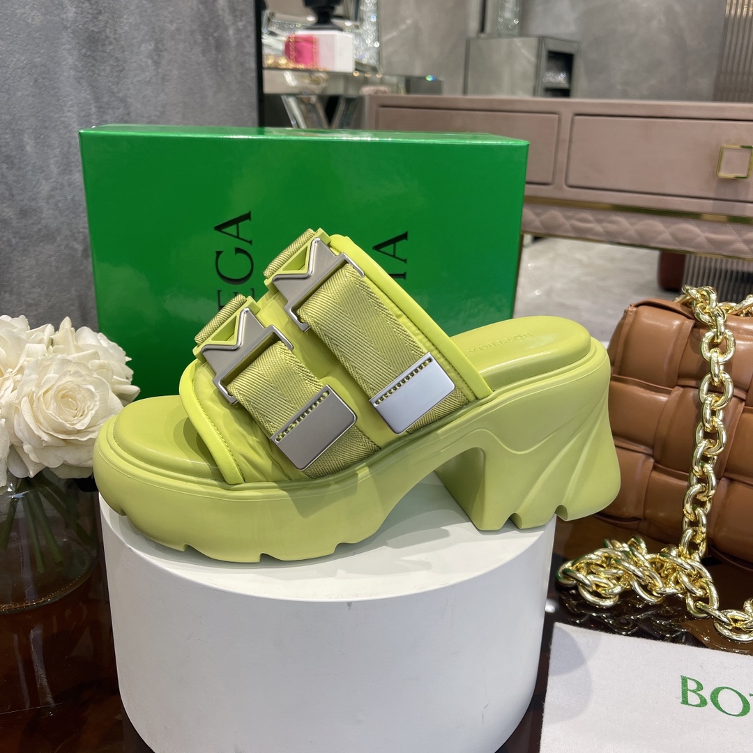 B0tt*ga Ven*ta Sandals Green