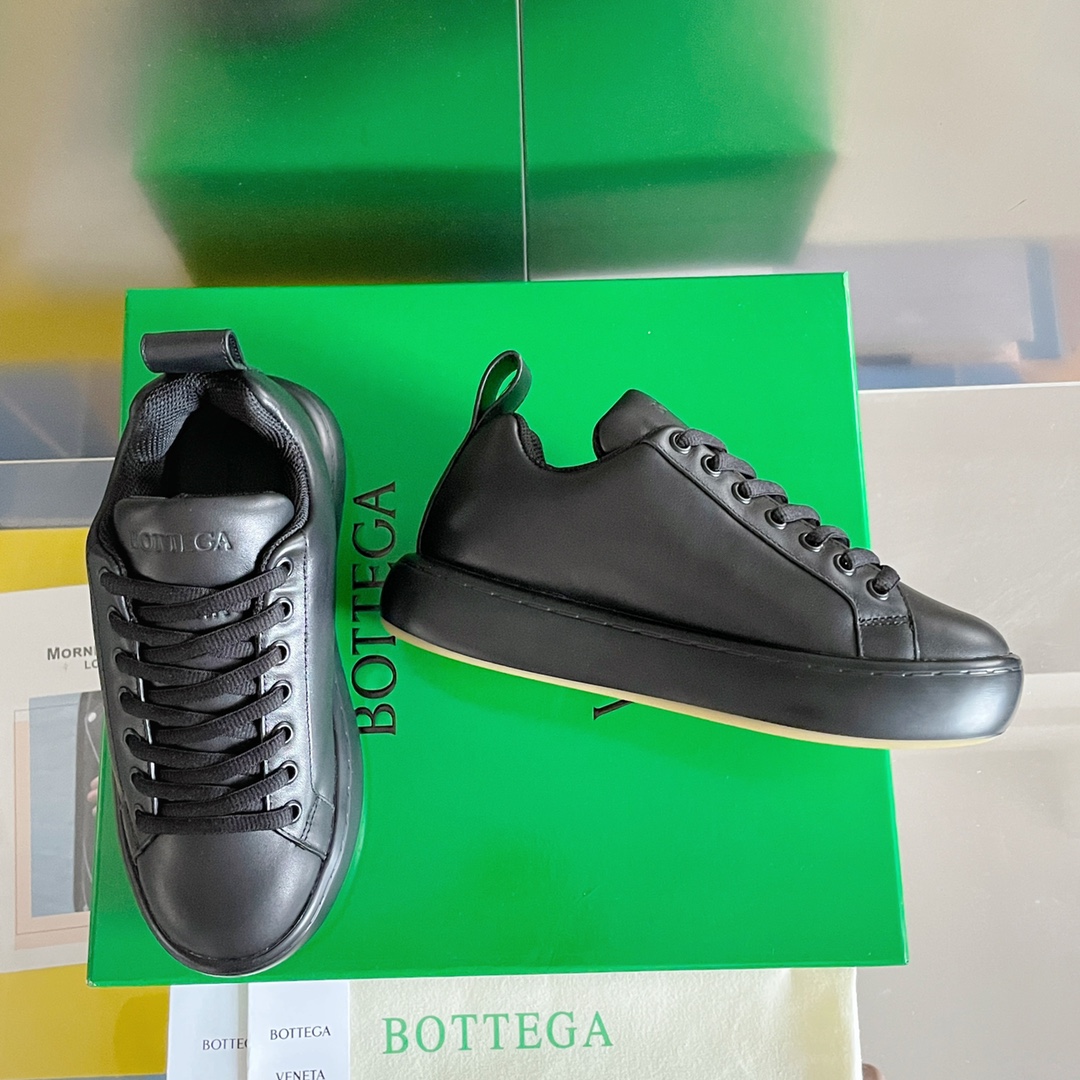 B0tt*ga Ven*ta Sneaker Black