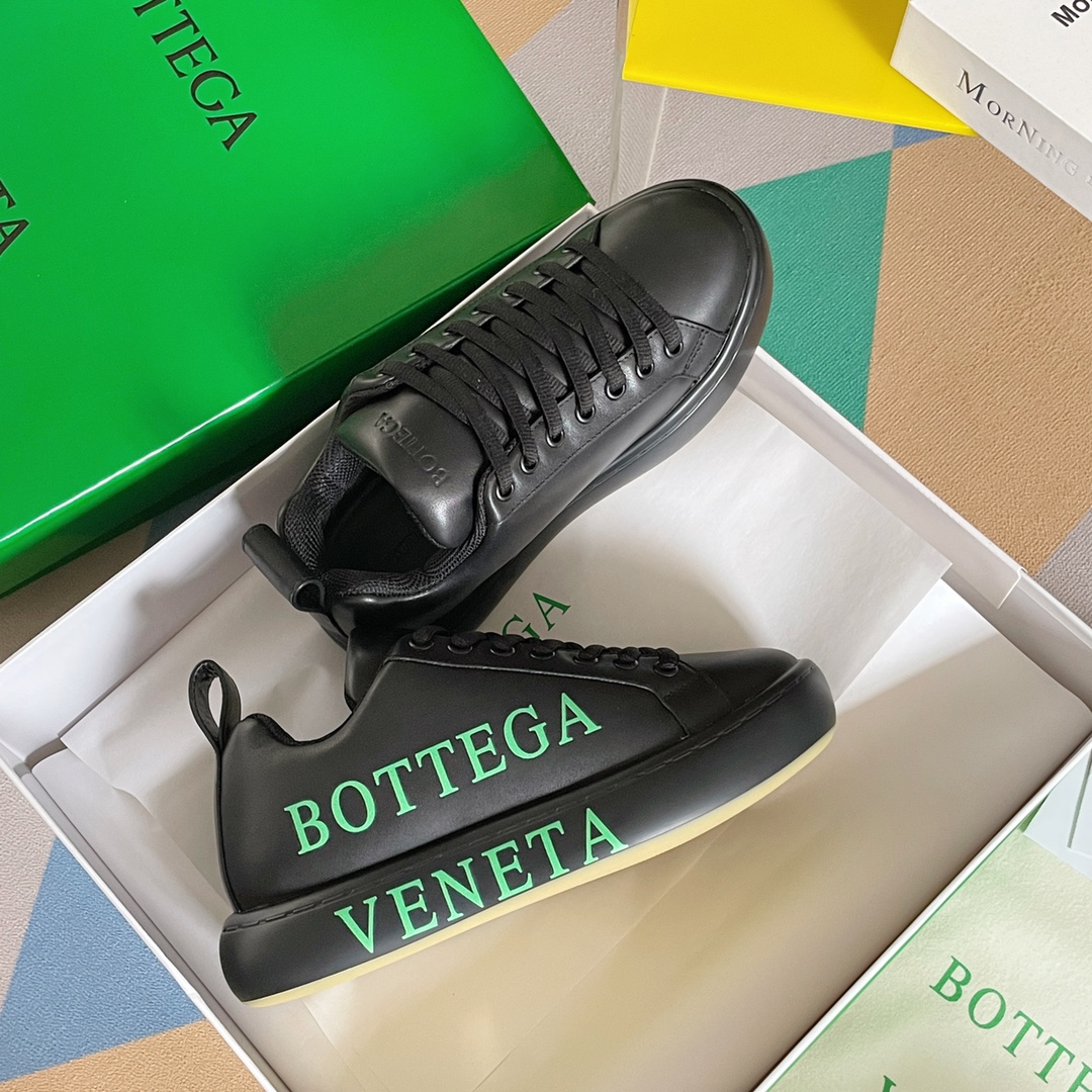 B0tt*ga Ven*ta Sneaker Black