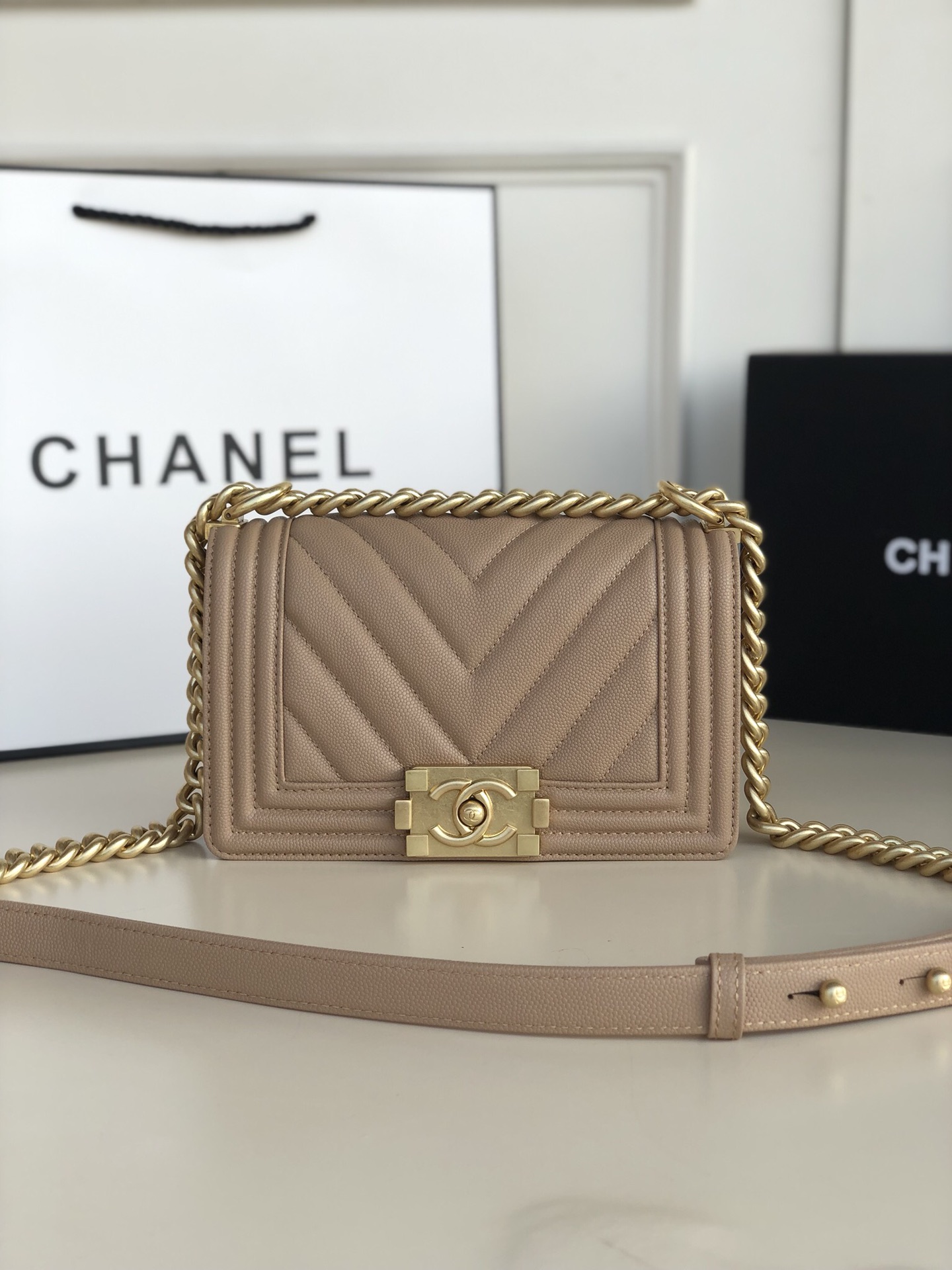 Ch**el Boy Bag Caviar 20cm