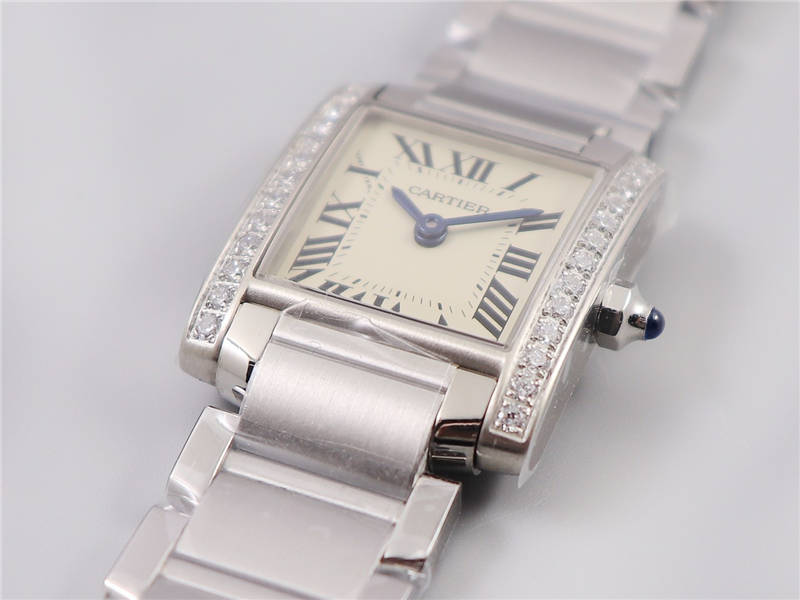 Ca*t1er Watch Silver 01