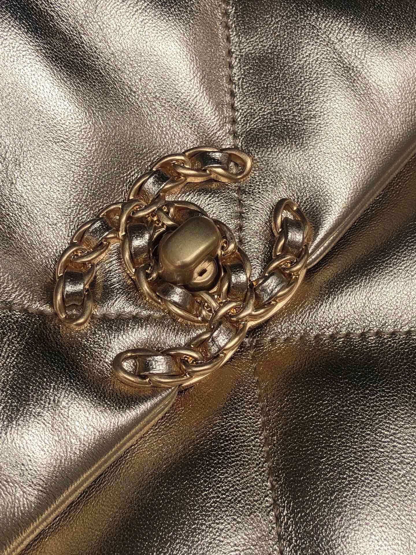 Ch**el 19 Bag 26cm Gold
