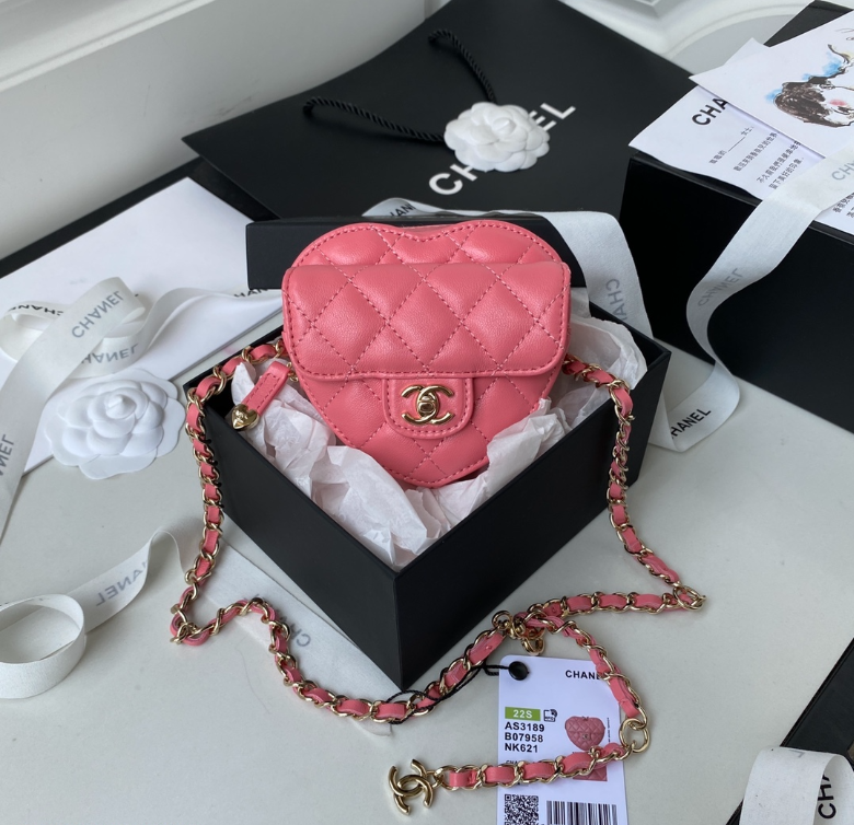Ch**el Heart Bag Medium Pink Lambskin