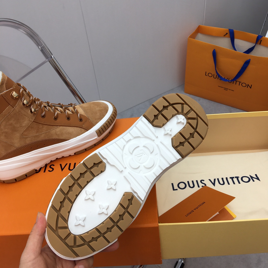 L0vis Vvtt0n High-Top Sneakers