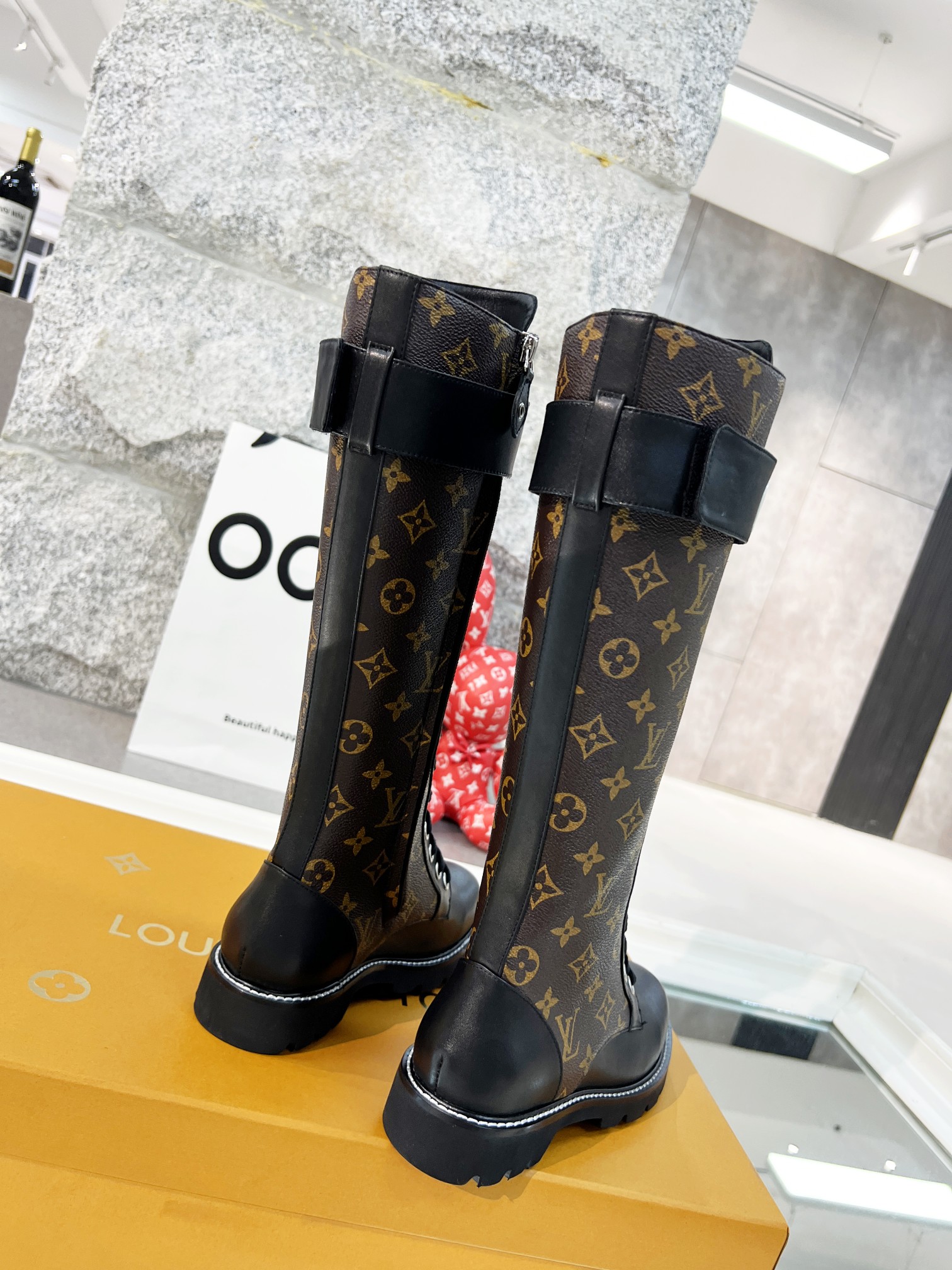 L0vis Vvtt0n Boots Monogram