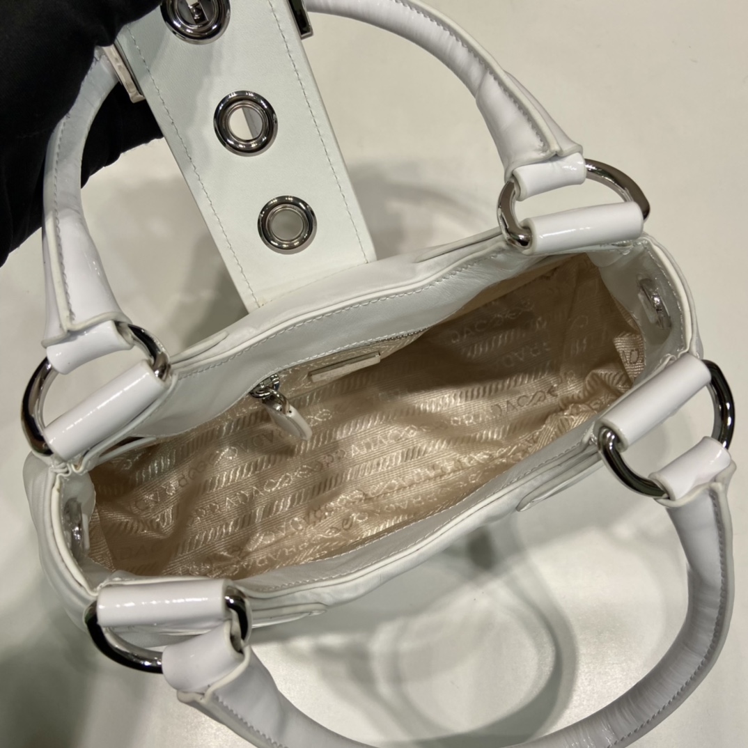 Pra*a Moon Hand Bag White