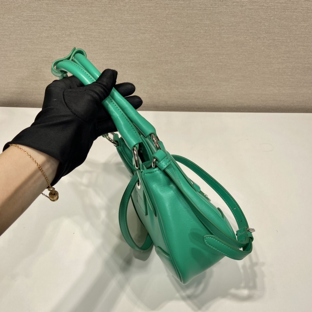 Pra*a Moon Hand Bag Green