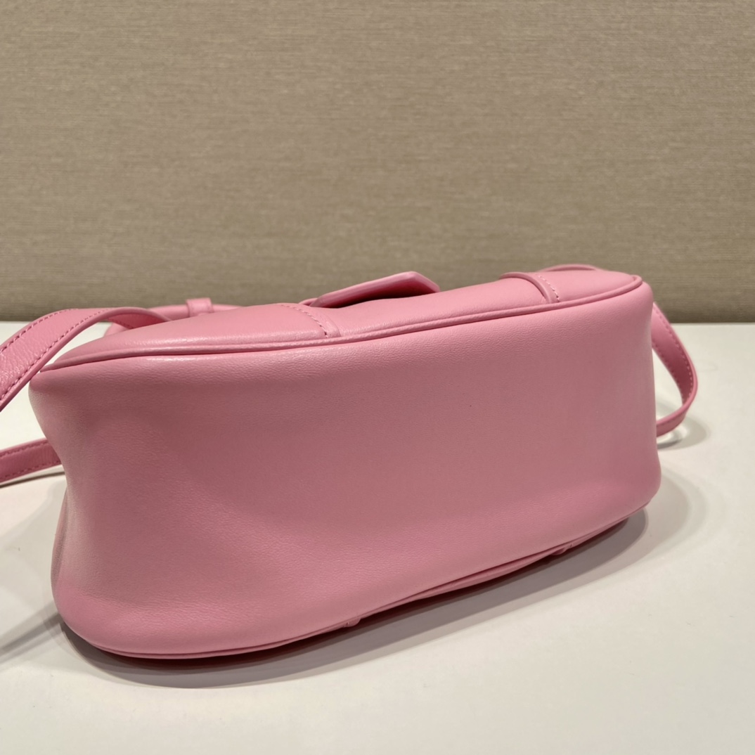 Pra*a Moon Hand Bag Pink