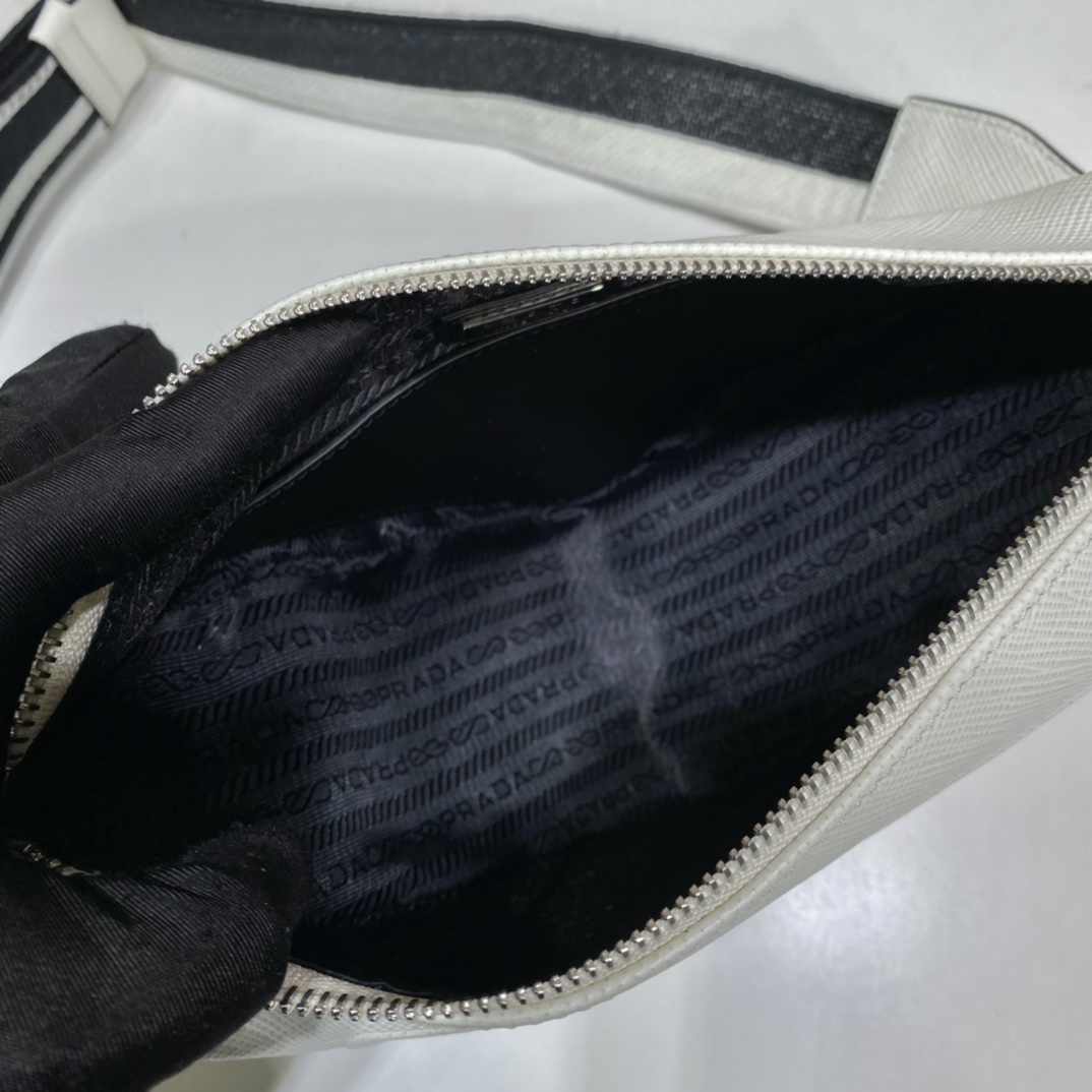 Pra*a Triangle Crossbody Bag 2VH155 White