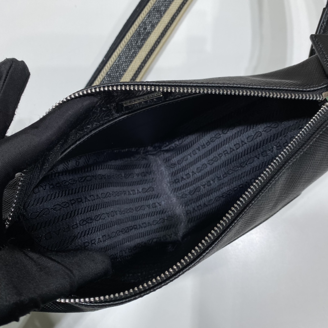 Pra*a Triangle Crossbody Bag 2VH155 Black