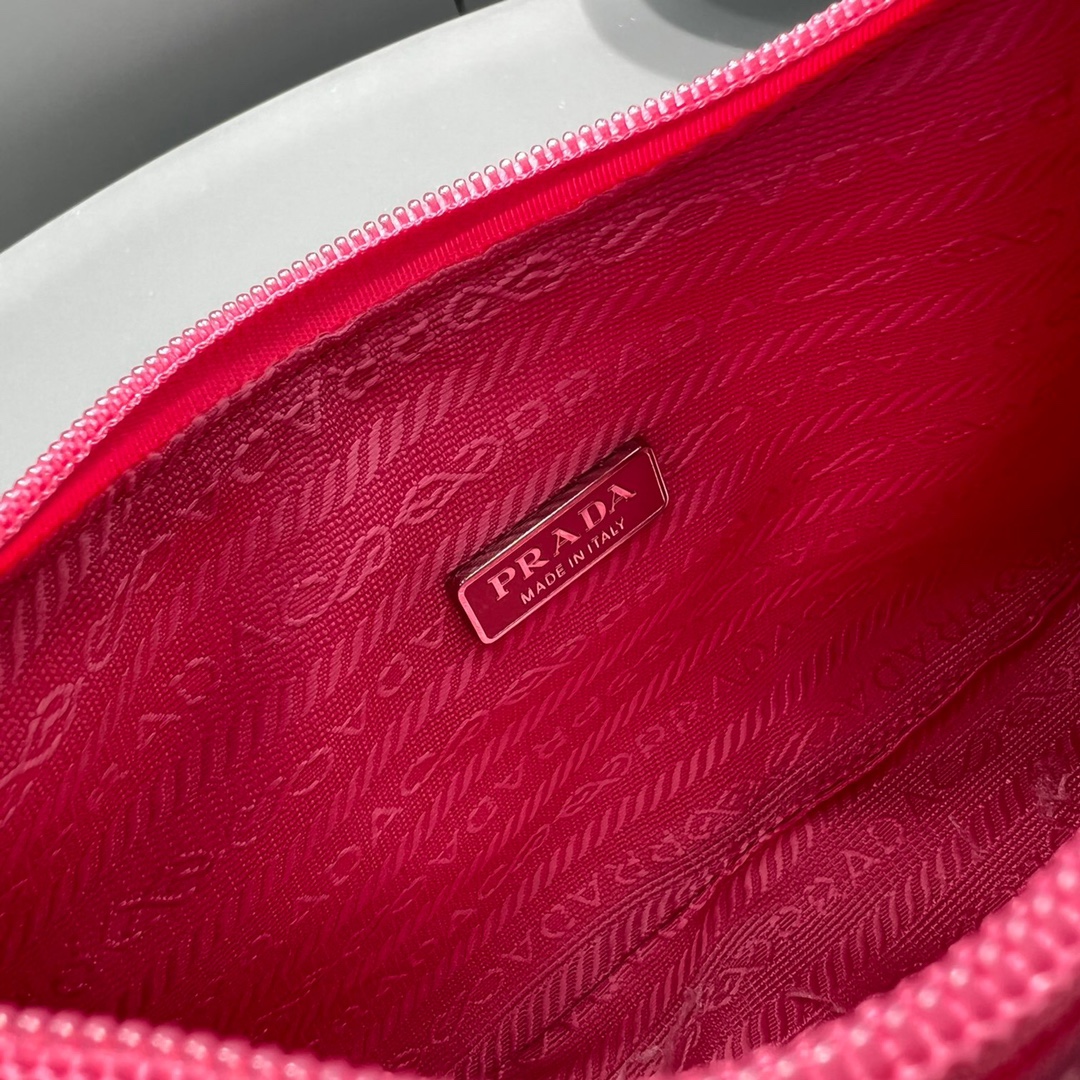 Pra*a 1NE515 Hobo Bag Dark Pink