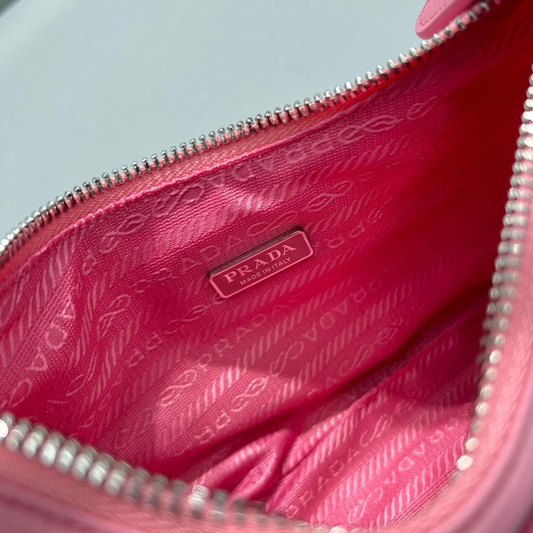 Pra*a Nylon Hobo Bag Pink