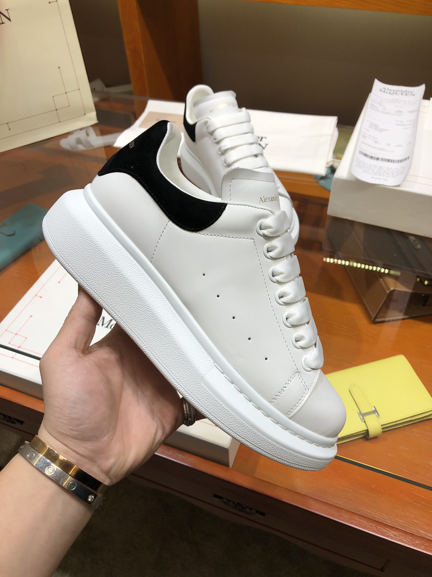 Bagsaaa A1exa*der Mcqv*en Oversized sneakers white
